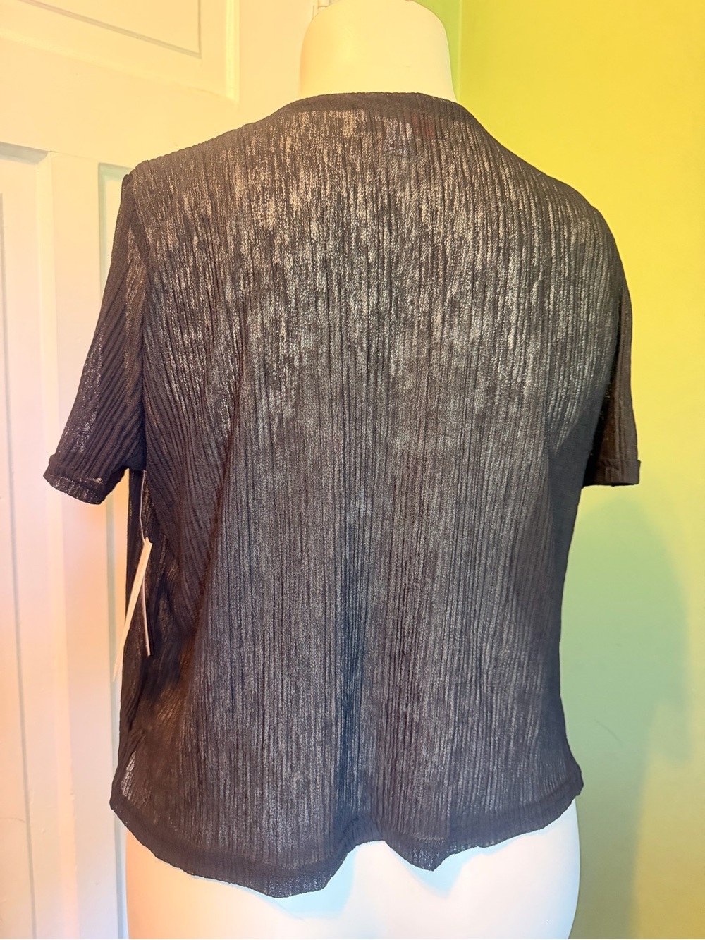 Black Short-Sleeve Open Front Women's Top - Picture 5 of 6